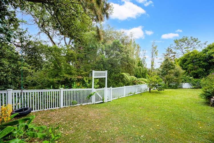 12 Shipton Place Blockhouse Bay_17