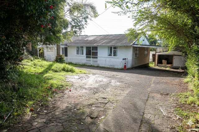 1310m² more or less RENOVATE OR LAND BANK!