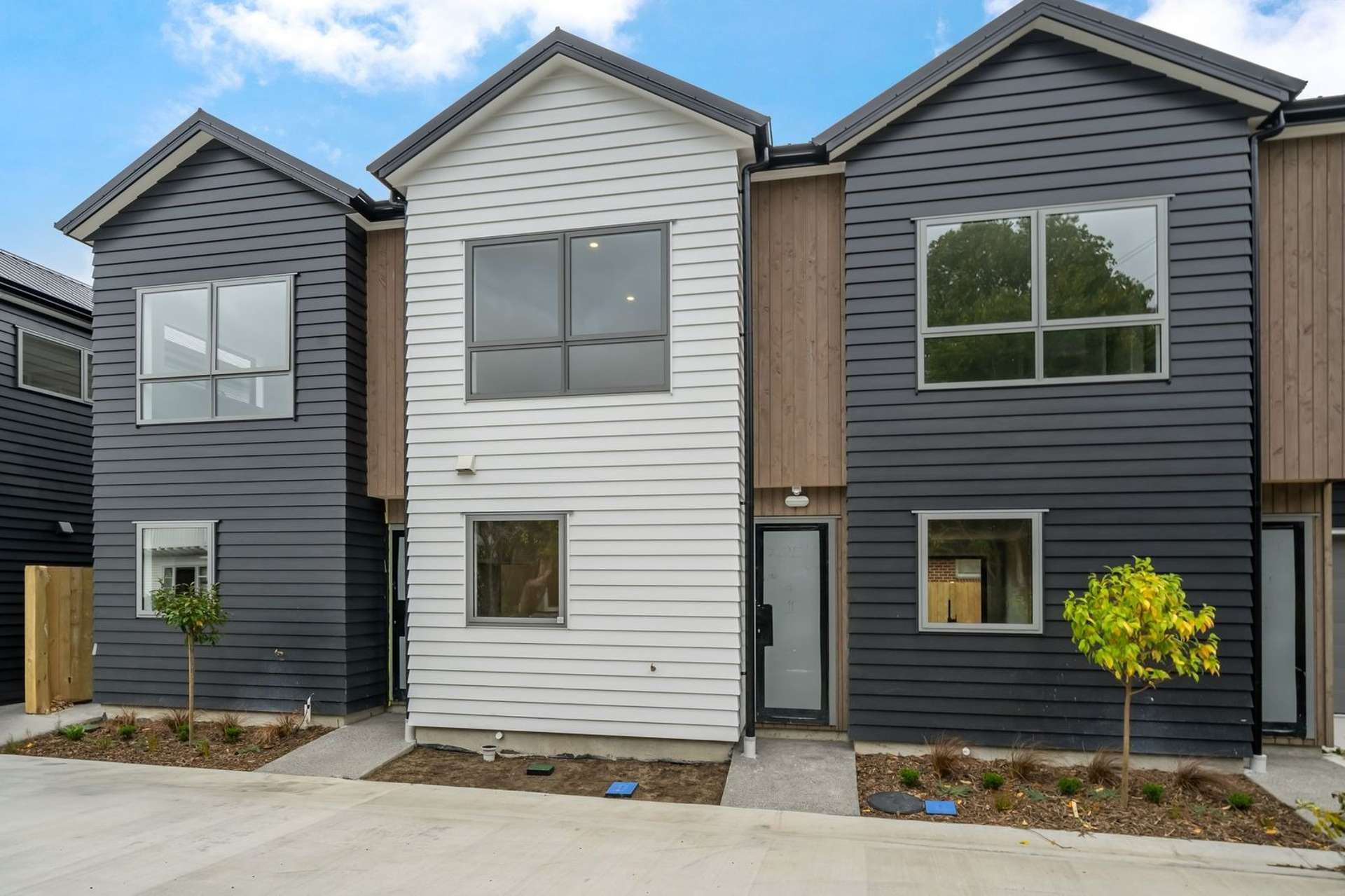 2/10 Marion Street Silverstream_0