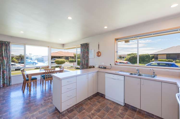 2 Baxter Place Stoke_7