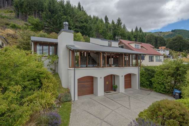 143 Wynyard Crescent Fernhill/Sunshine Bay_4