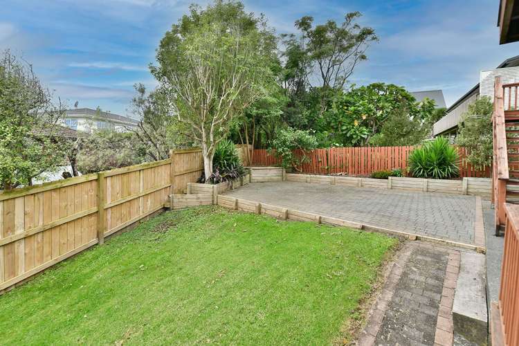 3 Higham Ferrers Place Red Beach_5
