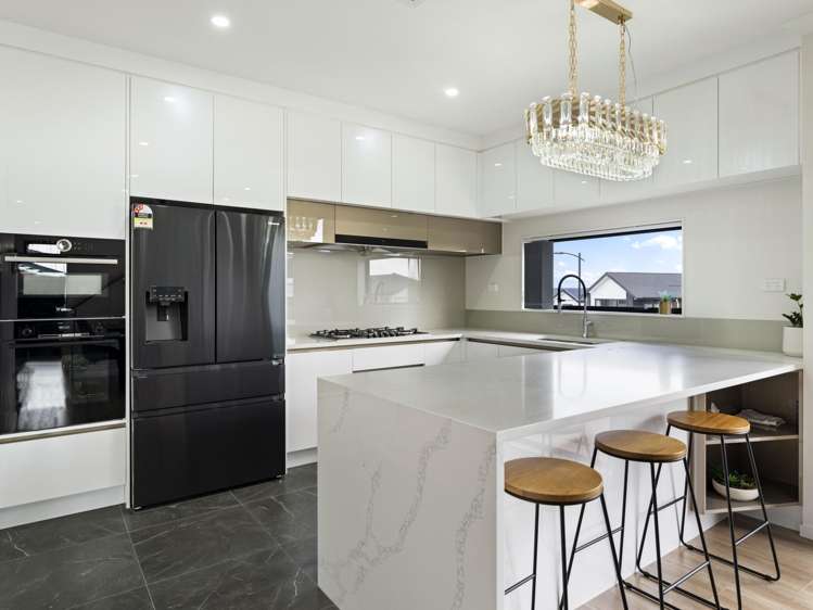 74 Michael Bosher Way Flat Bush_4