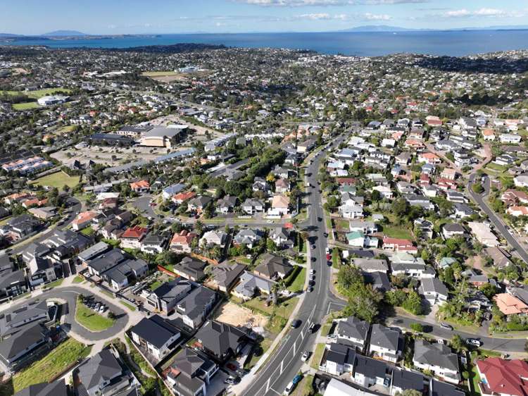 39 Spencer Road Oteha_13