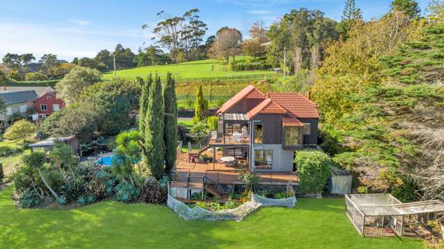 392 Redoubt Road Totara Park_1