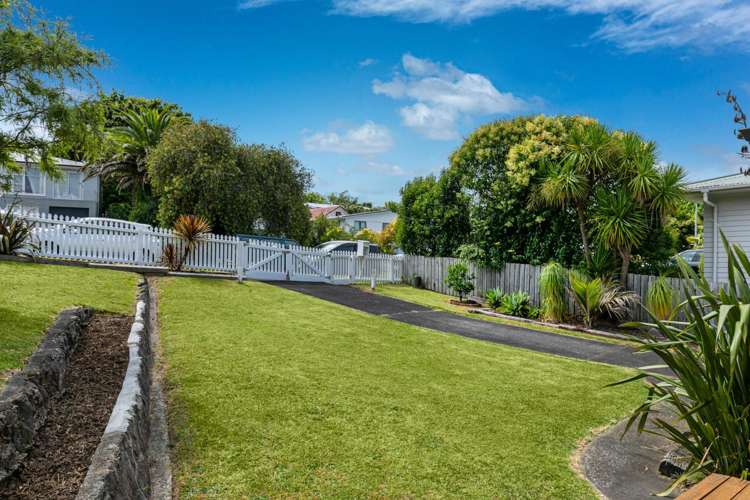 16 Wylie Avenue Sunnynook_14