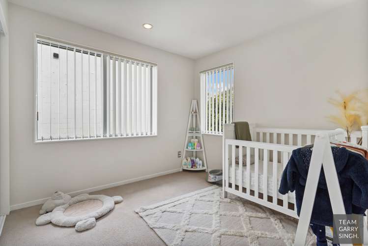 11 Phar Lap Crescent Takanini_13