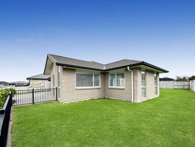 6 Livingstone Drive Papamoa_14