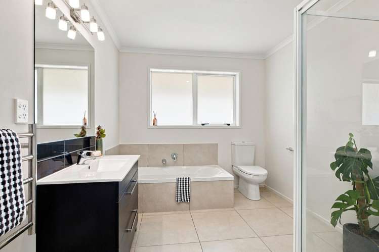 3 Carex Close Pyes Pa_13