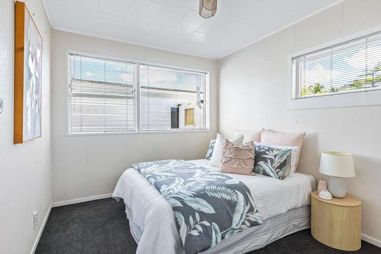 35 Fairway Avenue Red Beach_13