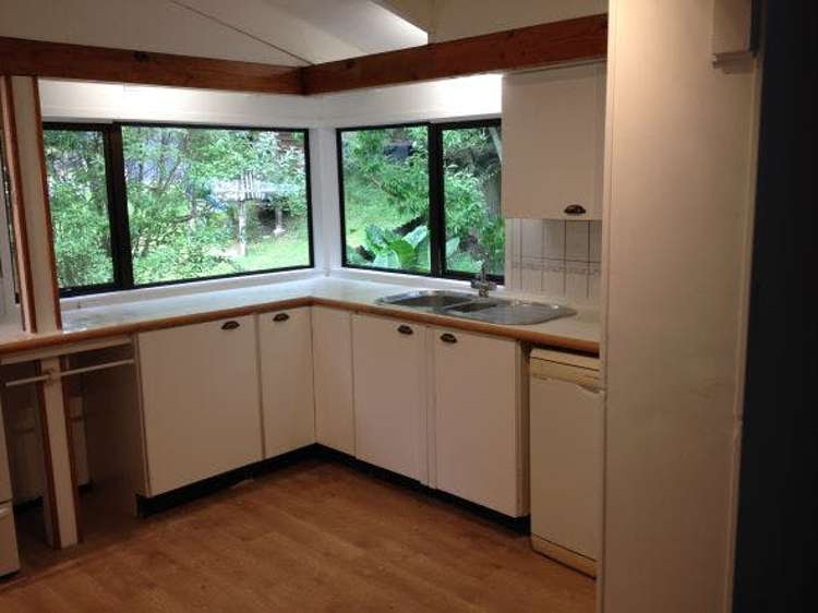 54 Derwent Crescent Titirangi_7