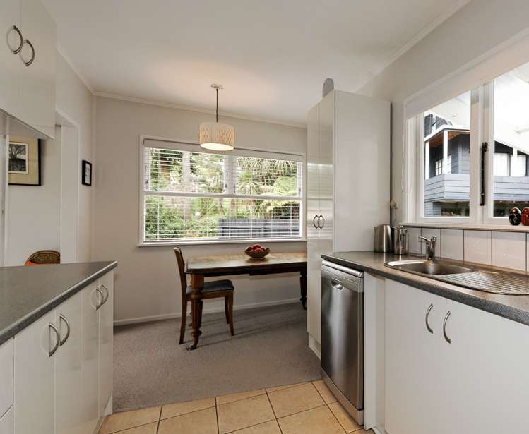 34 Dolbear Street Titirangi_5