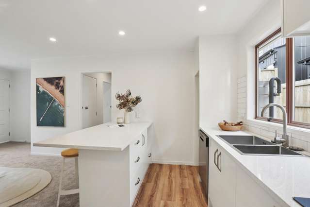 2/100 Royal Road Massey_4