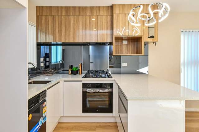 Fresh 2-Bed Plus Study