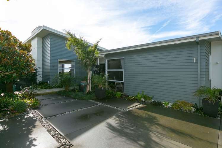 9c Dolphin Parade Bell Block_11