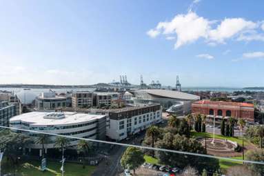 6E/100 Anzac Avenue_3