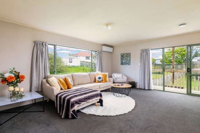 1/12 Kelkirk Street Kelston_3