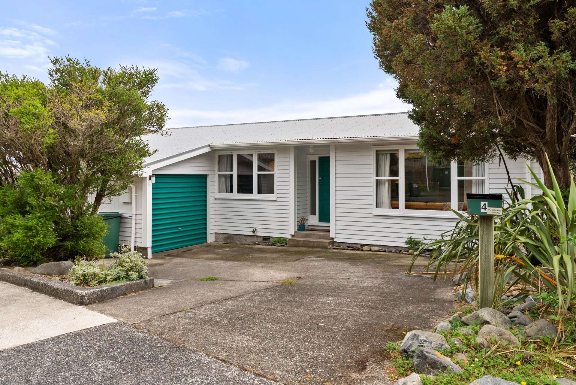 4 Camrose Grove Kingston_0