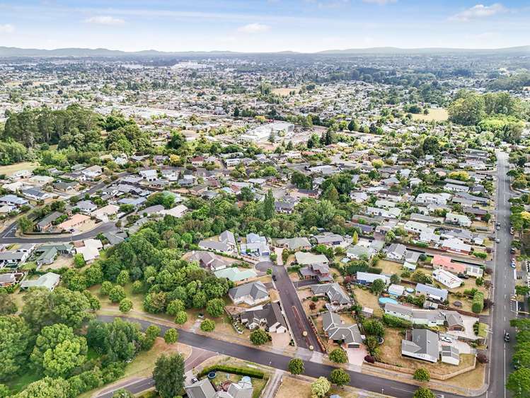 18 John Webb Drive Glenview_26