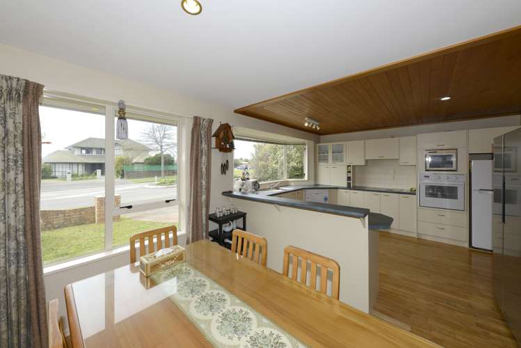 1 Travis Country Drive Burwood_5