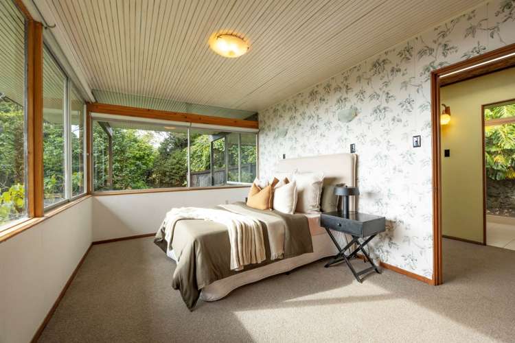 900 West Coast Road Waiatarua_17