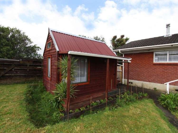 16 Galilee Avenue Red Hill_10