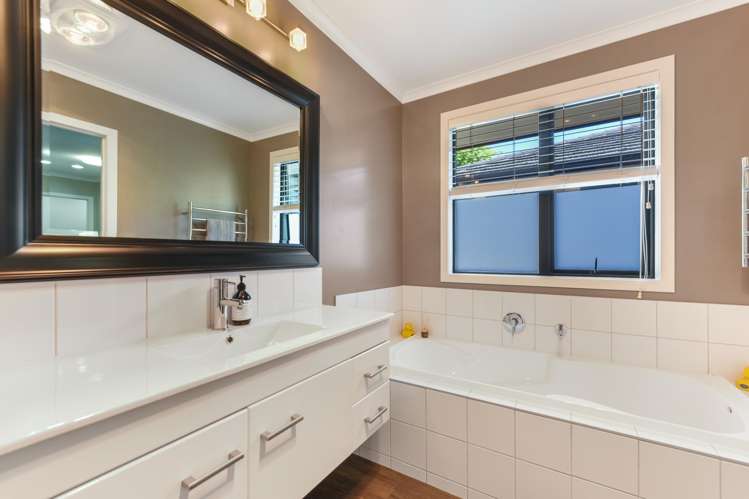 7 Angelus Avenue Richmond_27