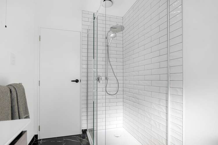 1/320 Memorial Avenue Burnside_13