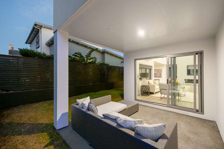 8 Tuatini Place Long Bay_35