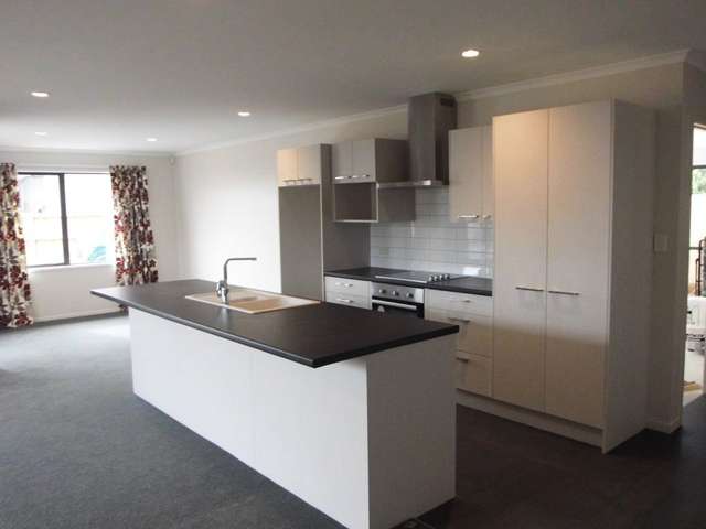 4 Austen Way Hairini_1