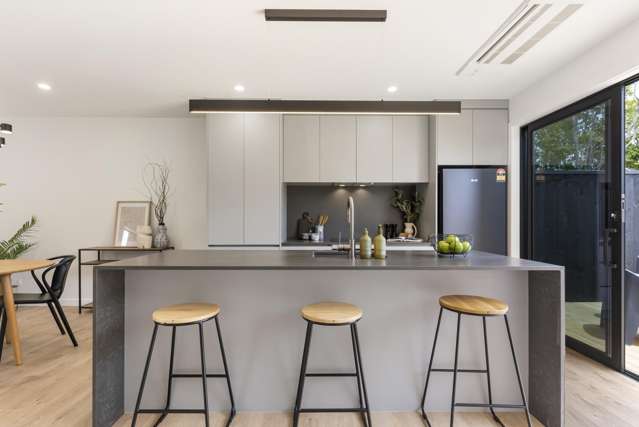 6/51 Taipari Road Te Atatu Peninsula_1