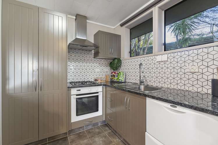 2/80a Captain Scott Road Glen Eden_37