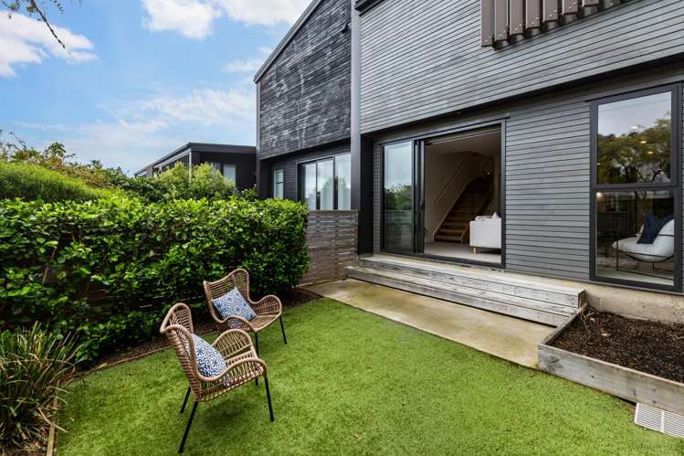 11/80 Seatoun Heights Road Seatoun_10