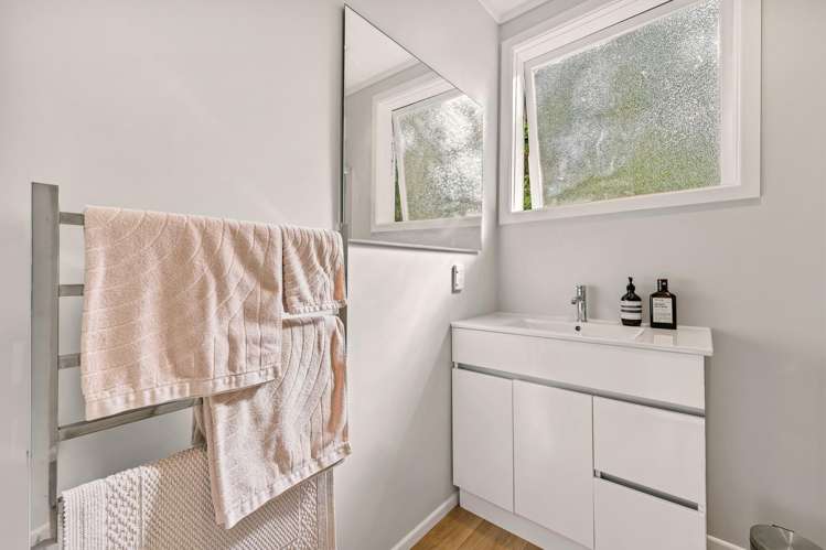 70 Seaview Road Piha_17