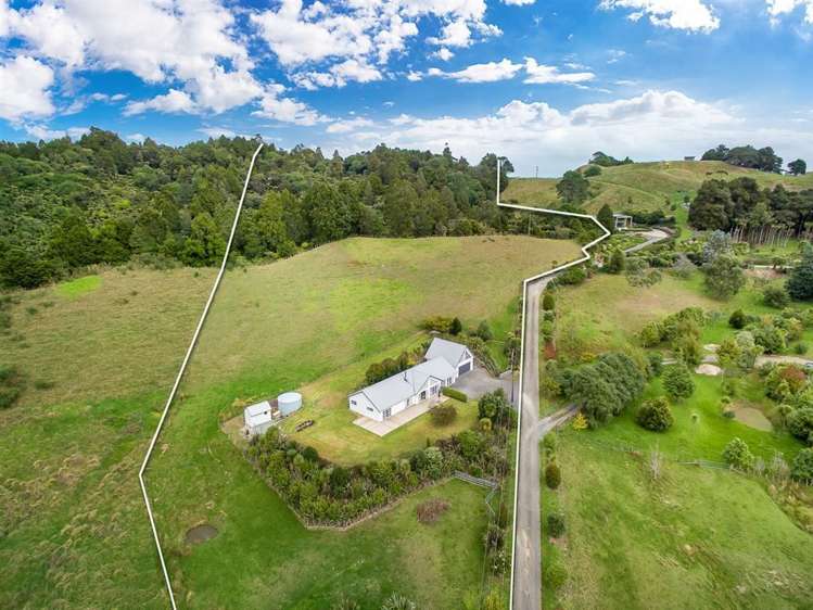 49 Lloyd Drive Wainui_23