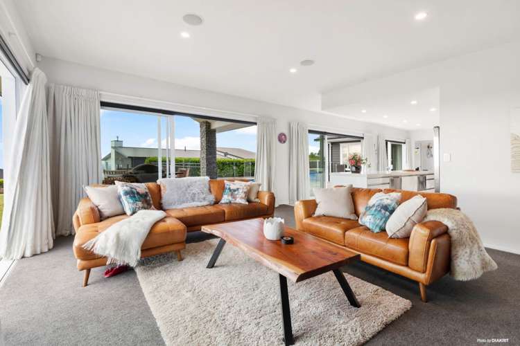 21 Lawrence Carter Drive Bombay_15