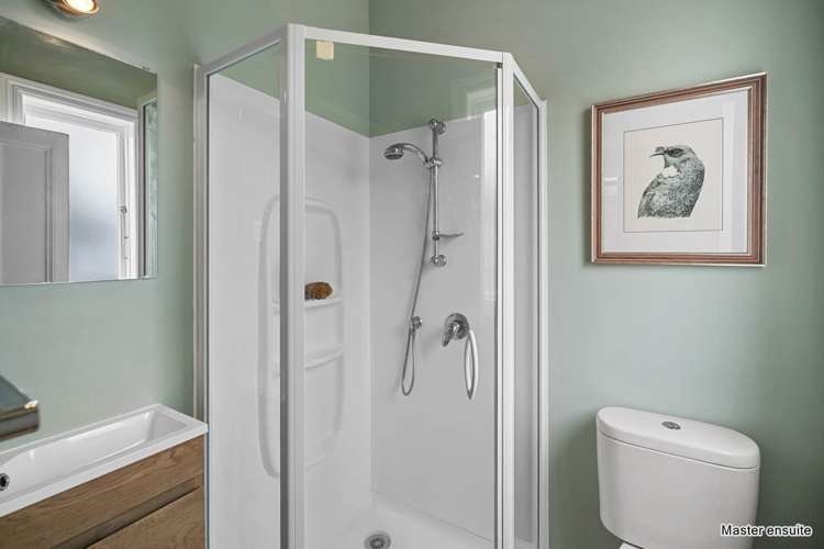 37 Ewen Alison Avenue Devonport_11