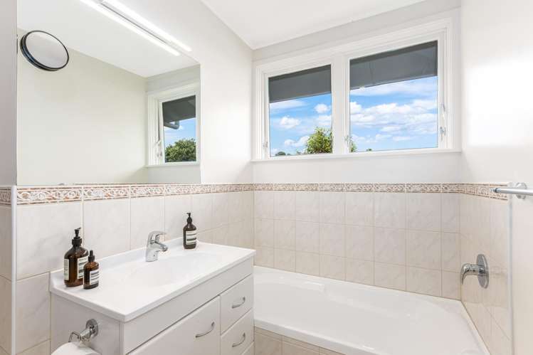 5 Christina Grove Normandale_23