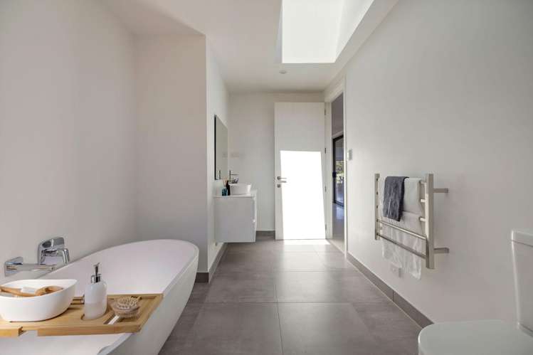 37 Hackett Road Jacks Point_17