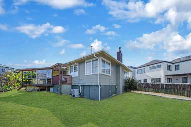 53 Burbank Avenue_3