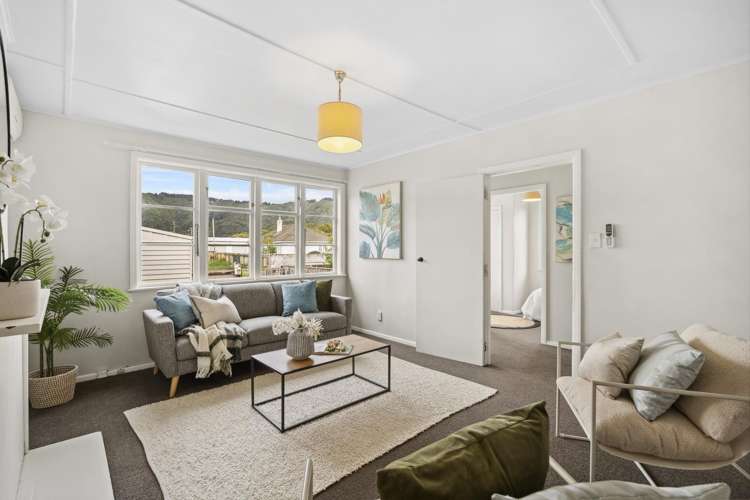 53 Hewer Crescent Naenae_2