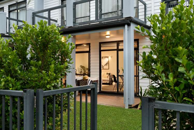 78/2 Armoy Drive East Tamaki_11