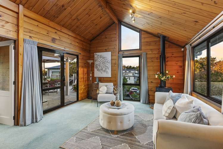 49 Charles Dickens Drive Mellons Bay_7