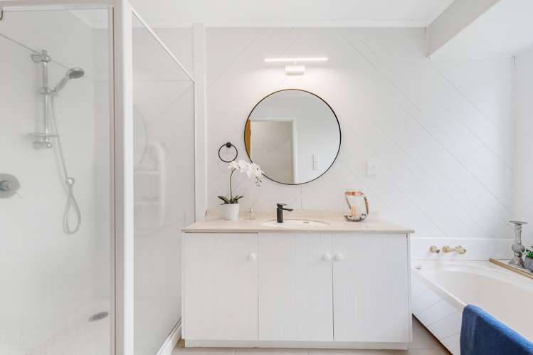 1 Lexington Drive Botany Downs_15
