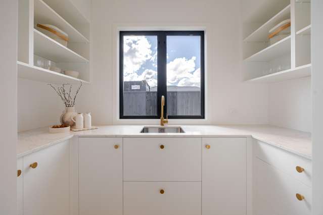 6 Parkside Avenue (off Roots Street East) Feilding_3