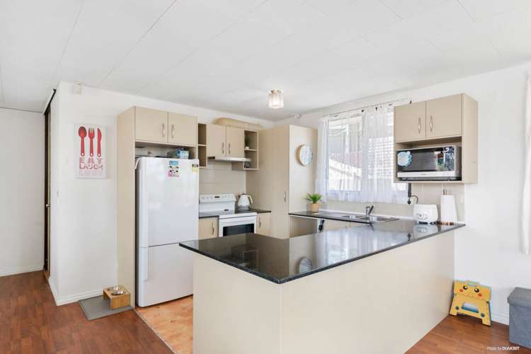 1/12 Exeter Place Unsworth Heights_9