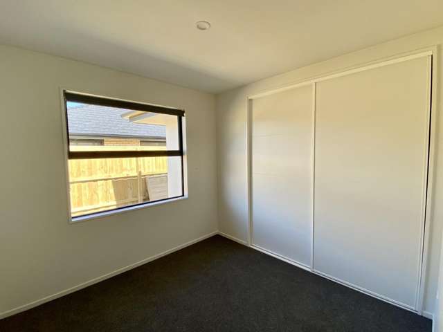 179 Faringdon Boulevard 11103_4