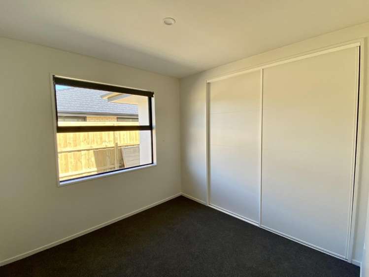 179 Faringdon Boulevard 11103_4