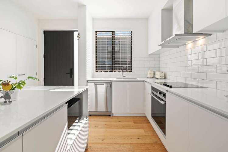 31/82 East Coast Road Milford_9