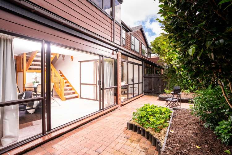 2/136 Karori Road Karori_10